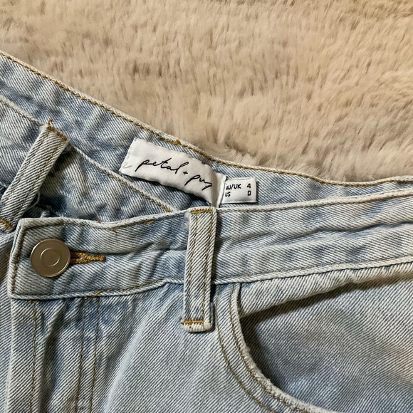 Petal & Pup Light Wash Asymmetrical Button Fly Denim Jeans Women's 0 Raw Hem - Picture 5 of 10